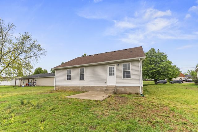 1626 Jo Ann Dr, La Vergne, TN 37086