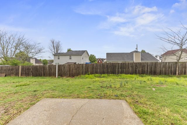 1626 Jo Ann Dr, La Vergne, TN 37086