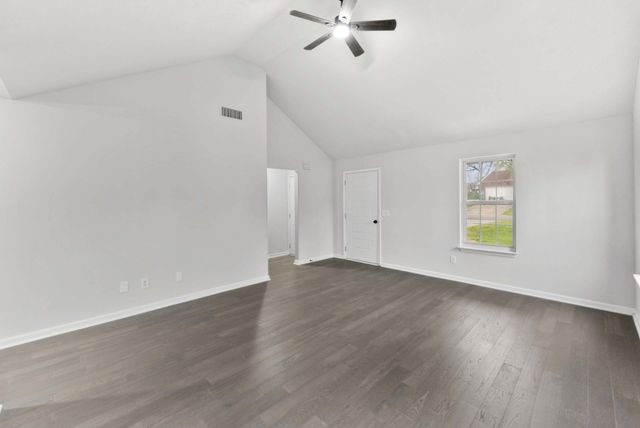 1626 Jo Ann Dr, La Vergne, TN 37086