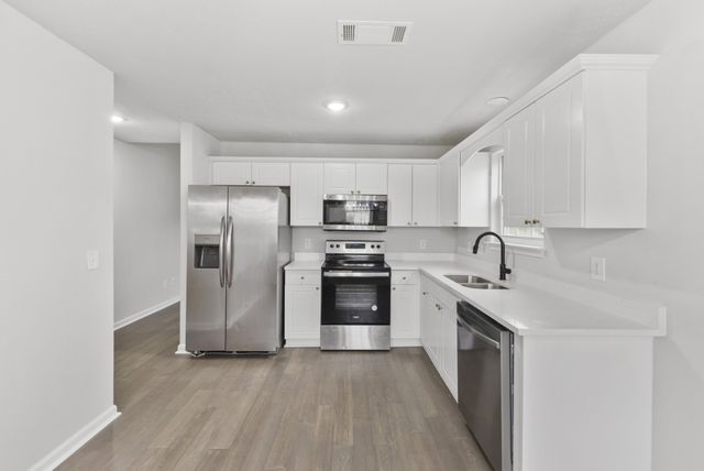 1626 Jo Ann Dr, La Vergne, TN 37086