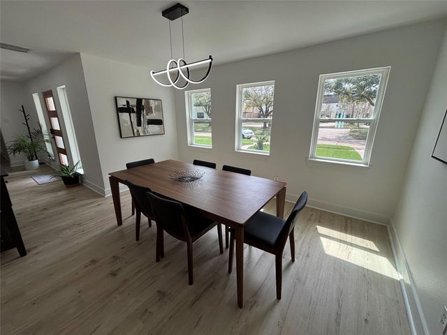 15511 Bowsprit Lane, Houston, TX 77062