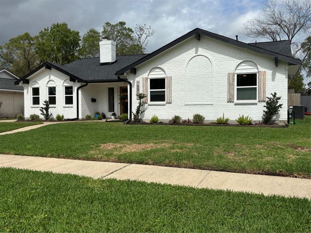 15511 Bowsprit Lane, Houston, TX 77062