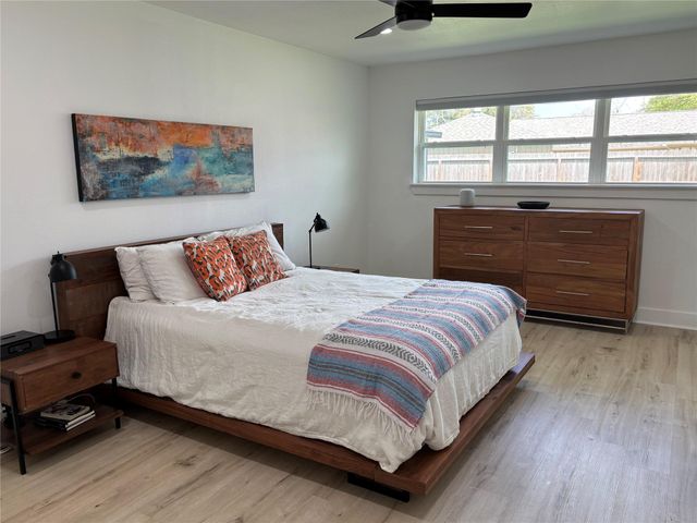 15511 Bowsprit Lane, Houston, TX 77062