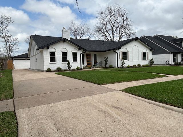 15511 Bowsprit Lane, Houston, TX 77062