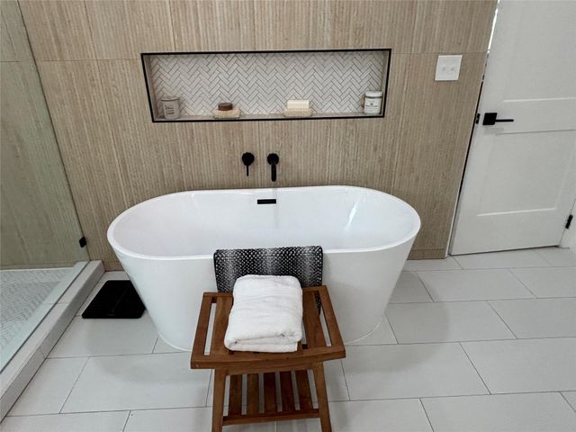 15511 Bowsprit Lane, Houston, TX 77062