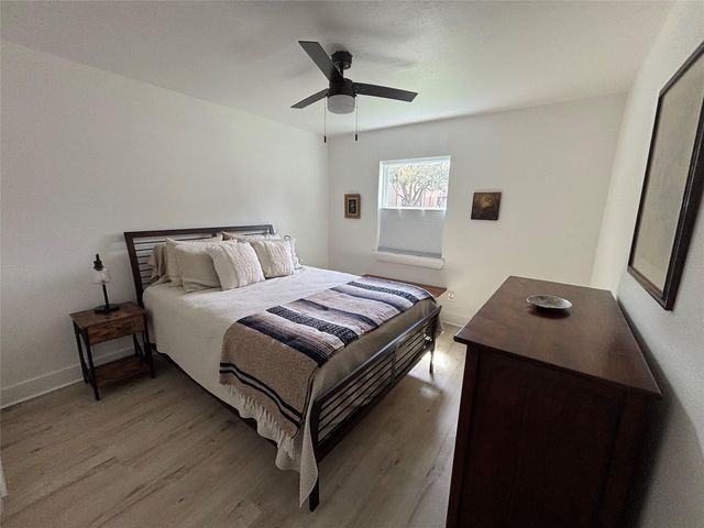 15511 Bowsprit Lane, Houston, TX 77062