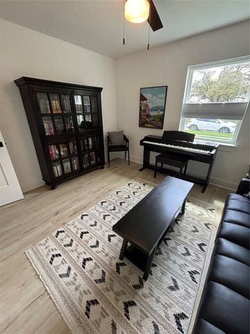 15511 Bowsprit Lane, Houston, TX 77062