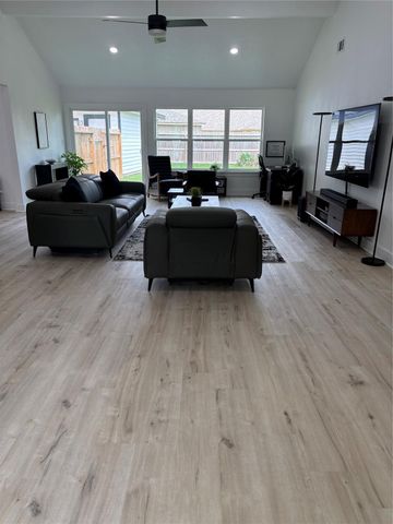 15511 Bowsprit Lane, Houston, TX 77062