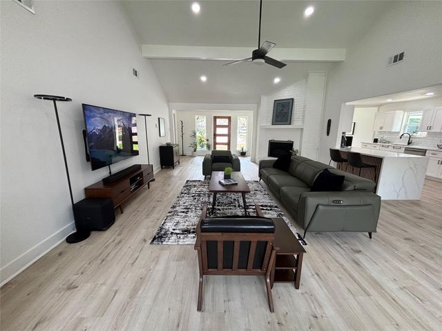 15511 Bowsprit Lane, Houston, TX 77062