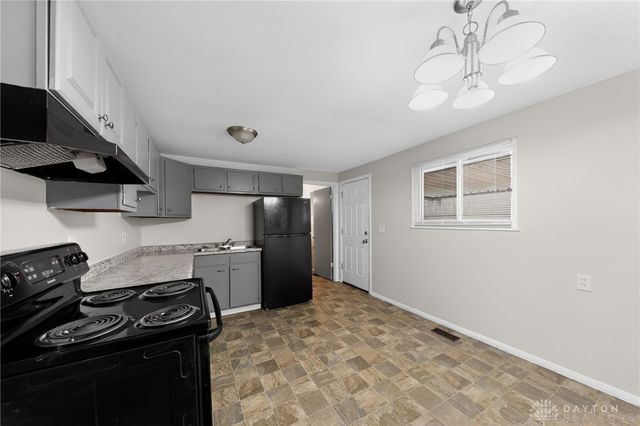 5230 Hoover Avenue, Dayton, OH 45417