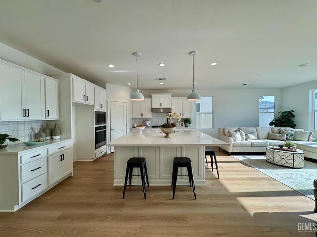 14637 Littonham Way, Bakersfield, CA 93311