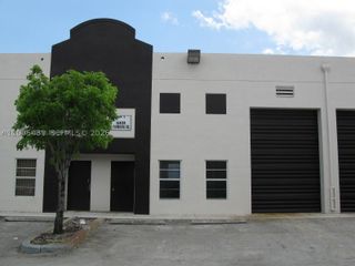 2550 W 78th St D-3, Hialeah, FL 33016