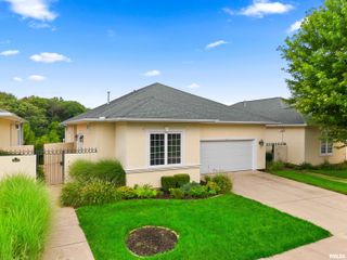 5606 W Grande Circle, Peoria, IL 61615