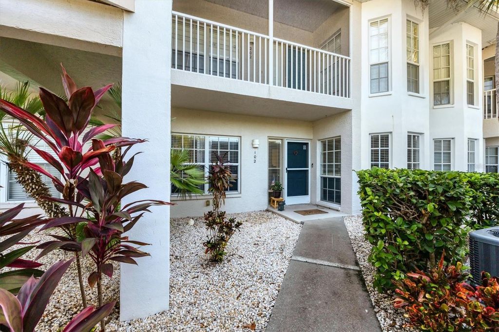 432 SUNSET LAKE BOULEVARD 102, Venice, FL 34292