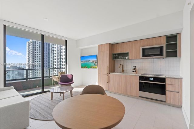 159 NE 6th St 2403, Miami, FL 33132