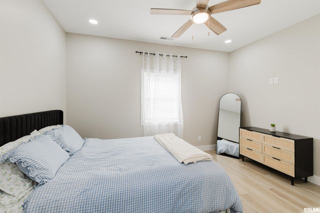 821 N 27TH Street, Herrin, IL 62948