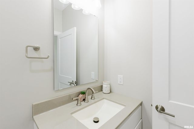 821 N 27TH Street, Herrin, IL 62948