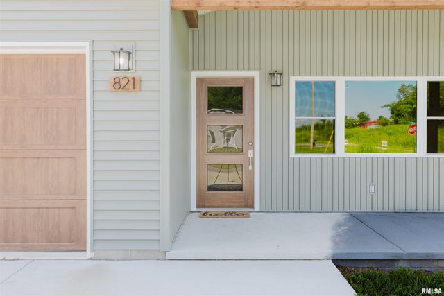 821 N 27TH Street, Herrin, IL 62948