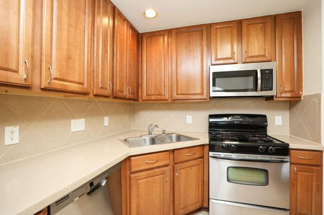 1620 Grable Cove Lane, Spring, TX 77379