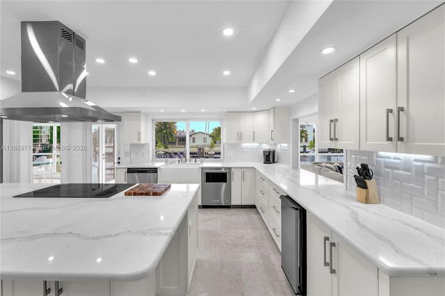 4440 NE 23rd Avenue, Lighthouse Point, FL 33064
