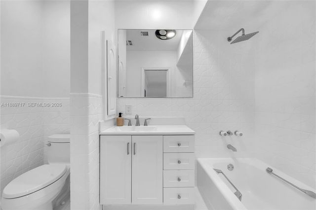 4440 NE 23rd Avenue, Lighthouse Point, FL 33064