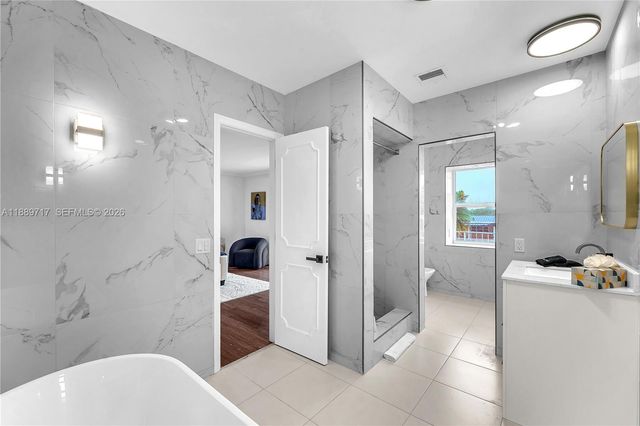 4440 NE 23rd Avenue, Lighthouse Point, FL 33064