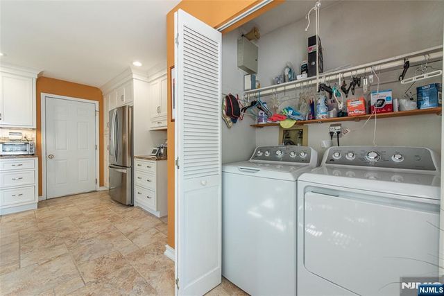 138 Day Court, Mahwah, NJ 07430