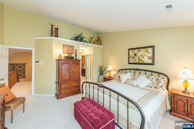 138 Day Court, Mahwah, NJ 07430