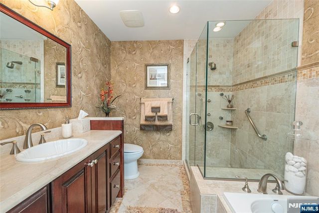 138 Day Court, Mahwah, NJ 07430