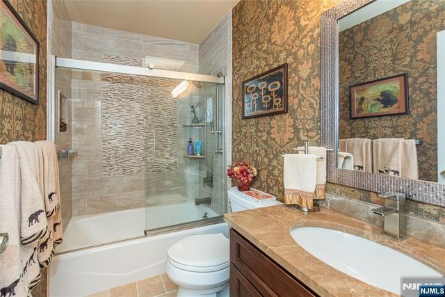 138 Day Court, Mahwah, NJ 07430