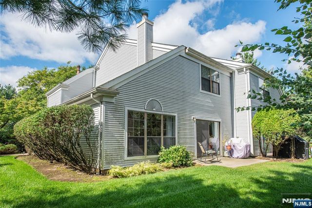 138 Day Court, Mahwah, NJ 07430