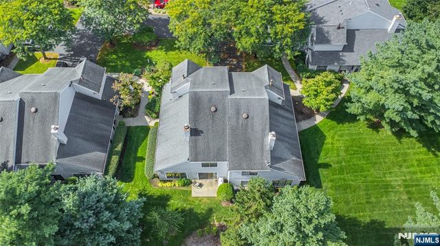138 Day Court, Mahwah, NJ 07430