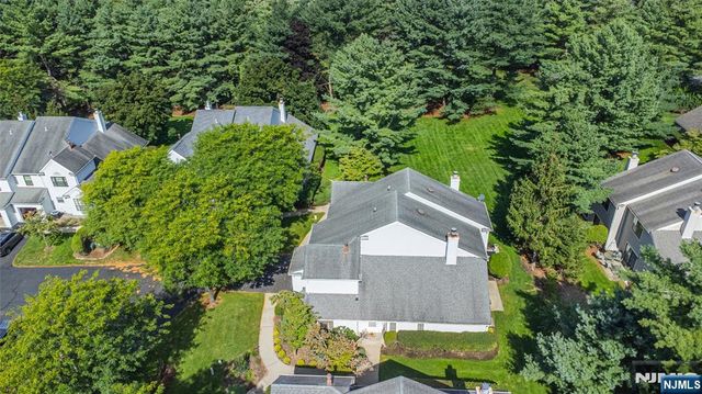 138 Day Court, Mahwah, NJ 07430