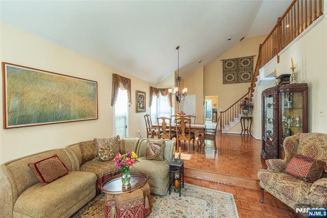 138 Day Court, Mahwah, NJ 07430