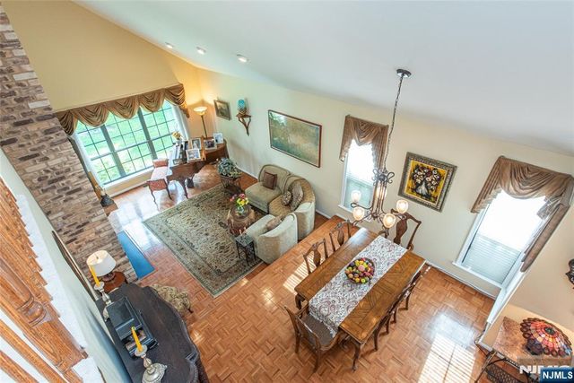 138 Day Court, Mahwah, NJ 07430