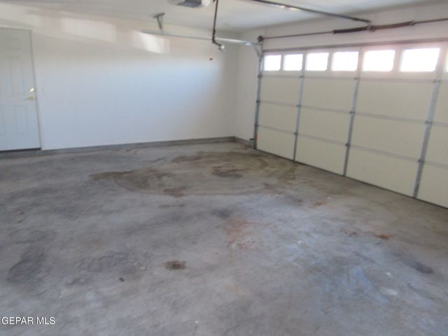 2928 DEVILS TOWER Circle, El Paso, TX 79904