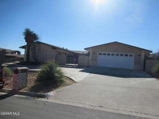 2928 DEVILS TOWER Circle, El Paso, TX 79904