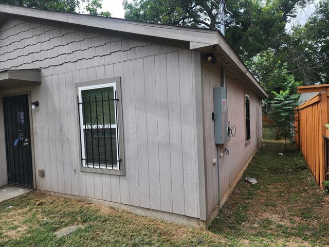 3823 Colonial Avenue, Dallas, TX 75215
