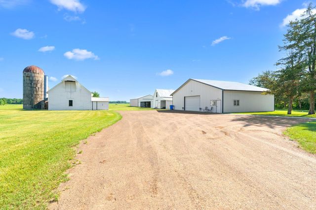 8946 285th Avenue NE, North Branch, MN 55056