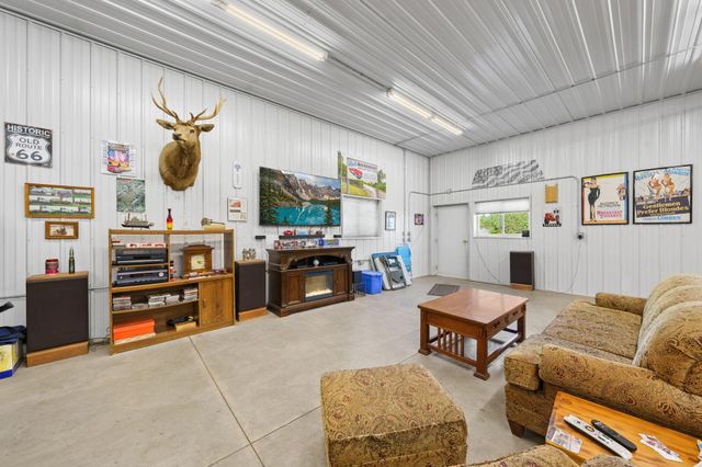 8946 285th Avenue NE, North Branch, MN 55056