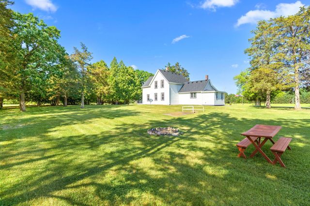 8946 285th Avenue NE, North Branch, MN 55056