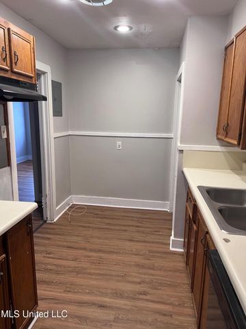 2700 Pine Avenue, Gulfport, MS 39501