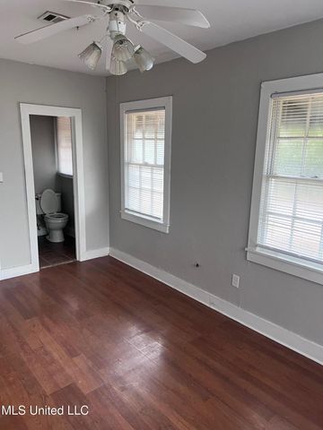 2700 Pine Avenue, Gulfport, MS 39501