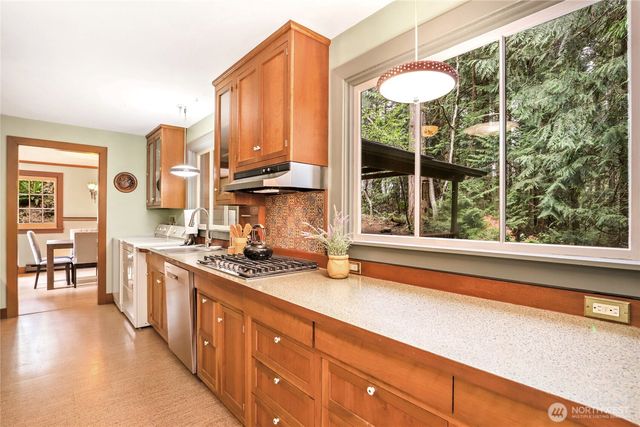 7400 Island Center Road NE, Bainbridge Island, WA 98110