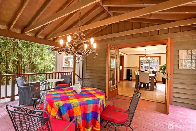 7400 Island Center Road NE, Bainbridge Island, WA 98110