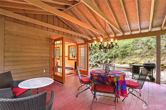7400 Island Center Road NE, Bainbridge Island, WA 98110
