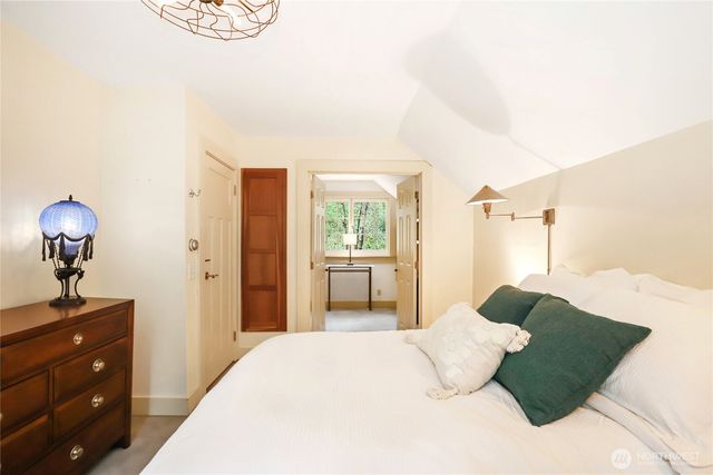 7400 Island Center Road NE, Bainbridge Island, WA 98110
