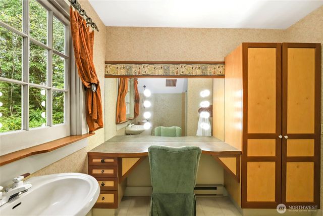 7400 Island Center Road NE, Bainbridge Island, WA 98110