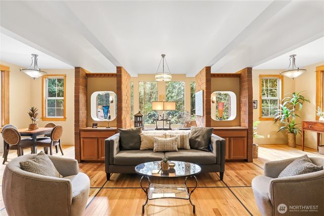 7400 Island Center Road NE, Bainbridge Island, WA 98110