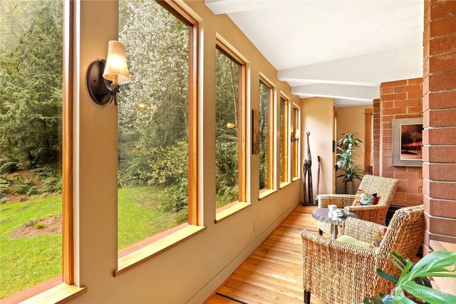 7400 Island Center Road NE, Bainbridge Island, WA 98110